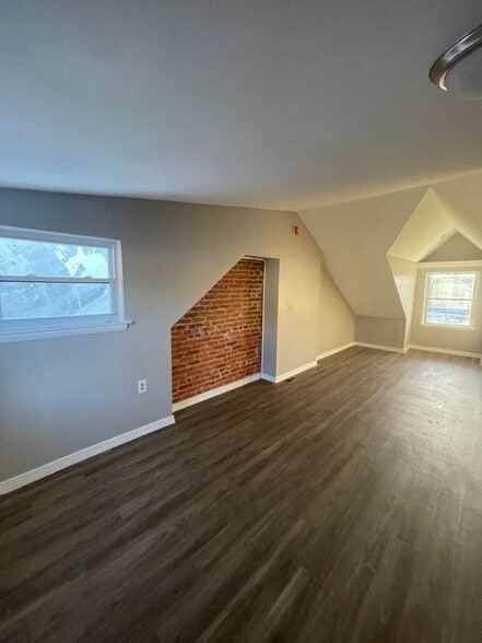 Building Photo - 1423 Mulberry St