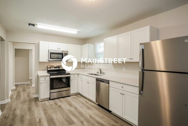 Building Photo - 3 Bedroom Pet-Friendly Home in JACKSONVILLE, FL with Main Street Renewal
