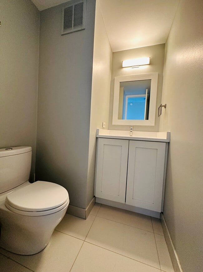 Building Photo - 505 N Lake Shore Dr