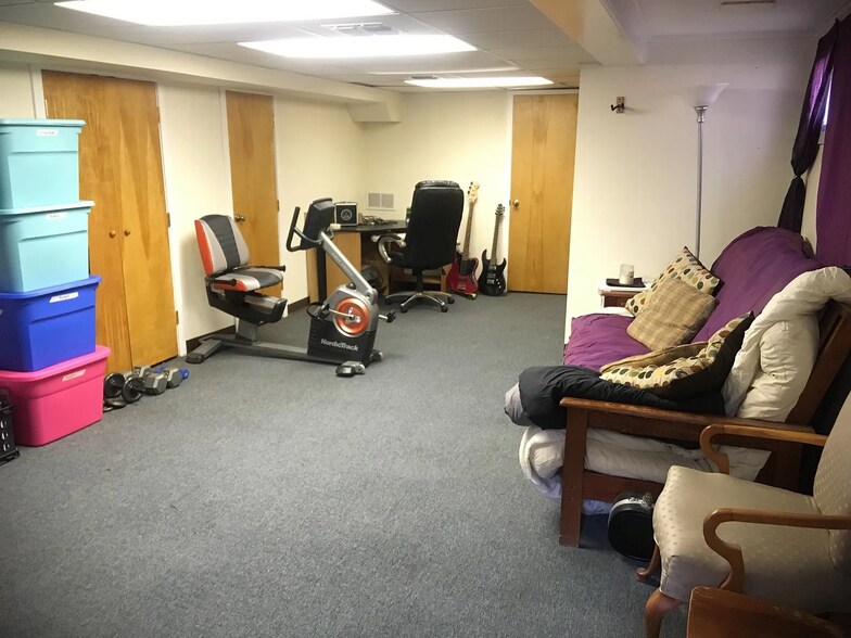 Building Photo - 81 Tooker Ave