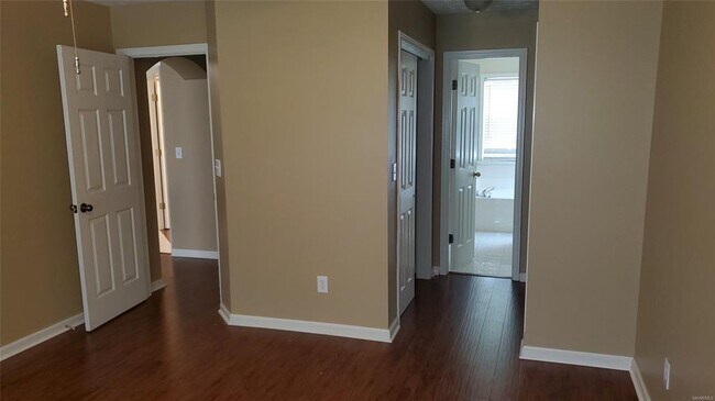 Building Photo - 8755 Ridgestone Ct