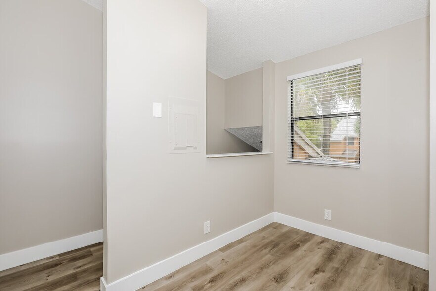 Building Photo - 2531 NW 56th Ave