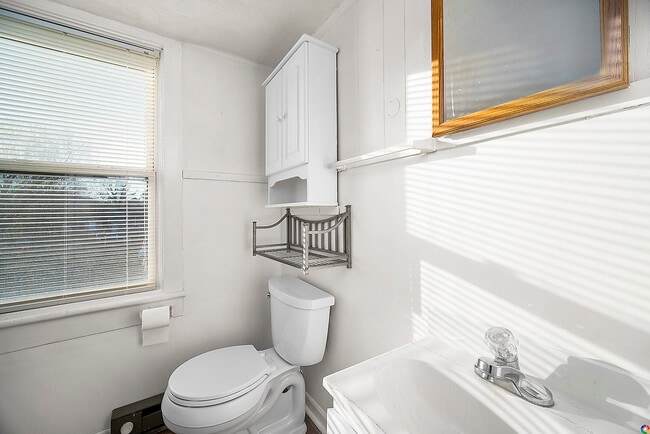 Building Photo - 1270 Old Buckroe Rd