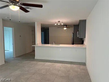Building Photo - 6062 Laurelwood Dr