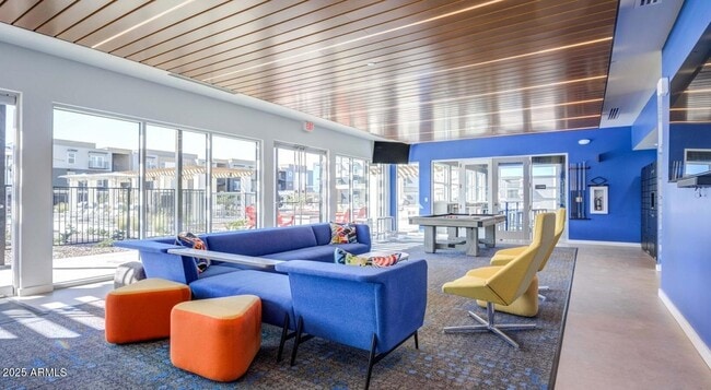 Building Photo - 11850 W Fillmore St