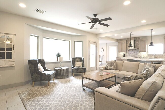 Building Photo - 5251 Lymbar Dr