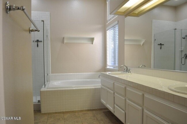 Building Photo - 2385 Rutland Pl