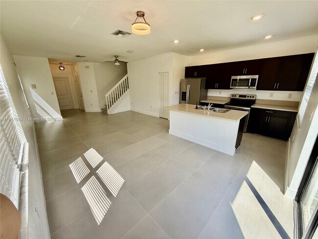 Building Photo - 25123 SW 107th Ct