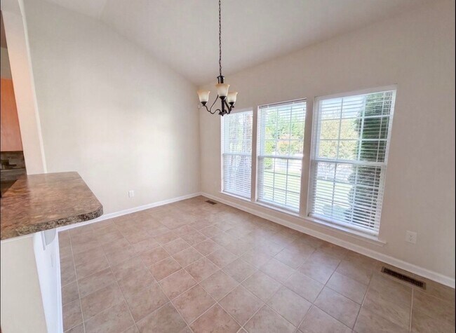 Building Photo - 13319 Castlewellan Dr