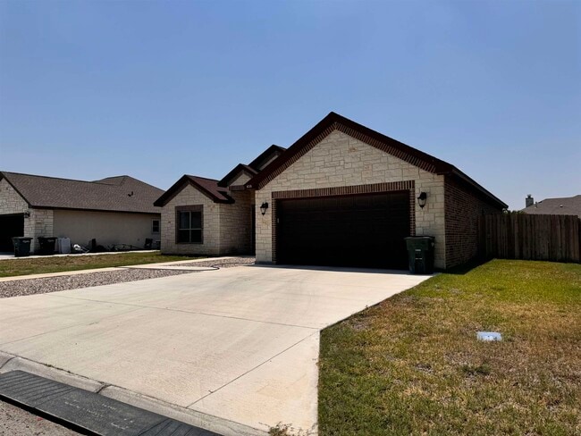 Building Photo - 416 Quail Creek Dr