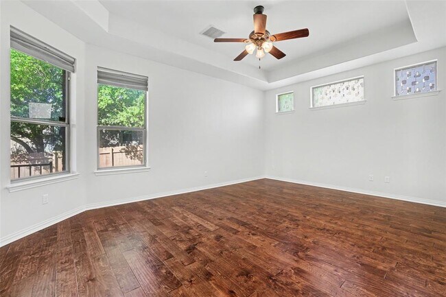 Building Photo - 1020 Winding Way Dr