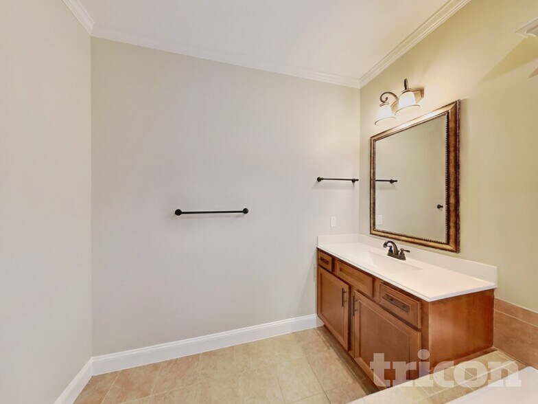 Building Photo - 156 Sharpstone Ln