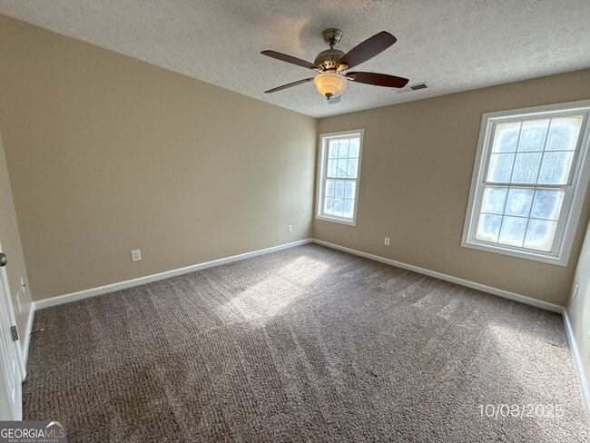 Building Photo - 124 Waters Edge Dr