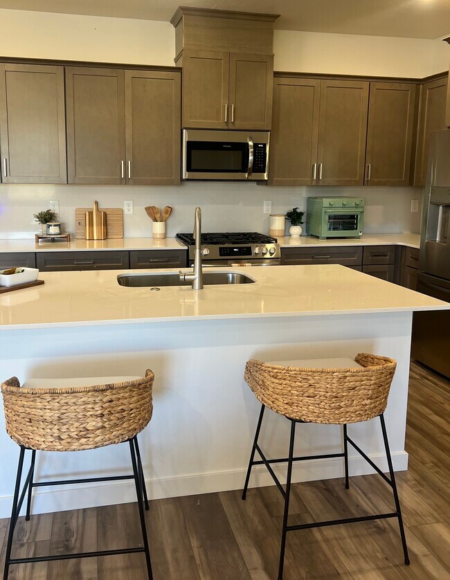 Building Photo - 8108 W Grey Alder Dr