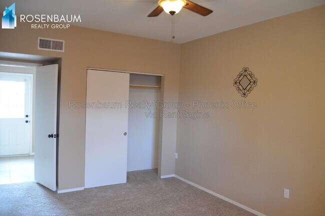 Building Photo - 931 W Martin Rd