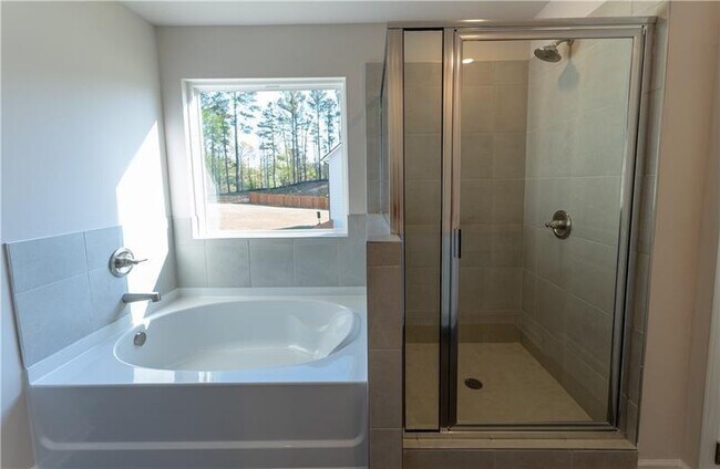 Building Photo - 530 River Run Dr