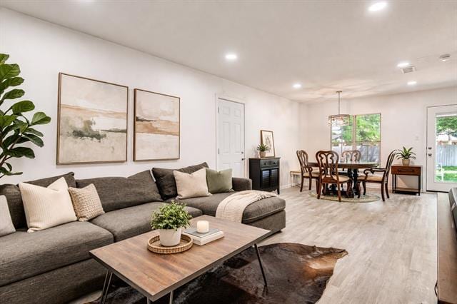 Building Photo - 2427 Tolosa Dr