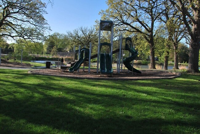 Building Photo - 2260 Abbeywood Dr