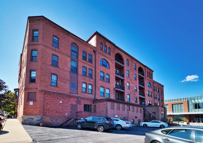 Building Photo - 510 Broadway