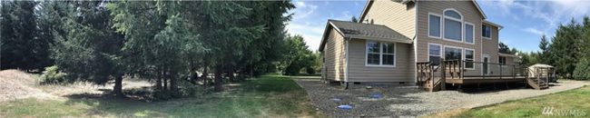 Building Photo - 4 bedroom home on Large 5 acre lot country...