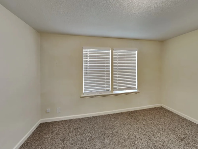 Building Photo - 5708 Kilpatrick Ave