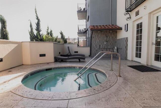 Building Photo - COMING SOON! Desirable North Park 2 BR 2BA Unit in Prestigious La Boheme