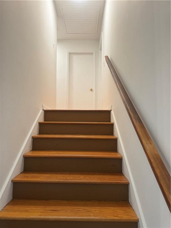 Building Photo - 1959 Queens Way