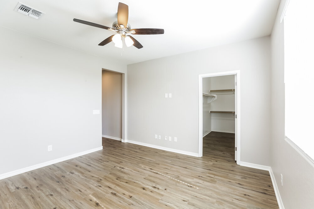 Building Photo - 6417 S 47th Dr