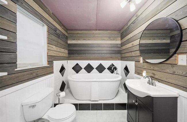 Building Photo - 5610 Fenske Ln