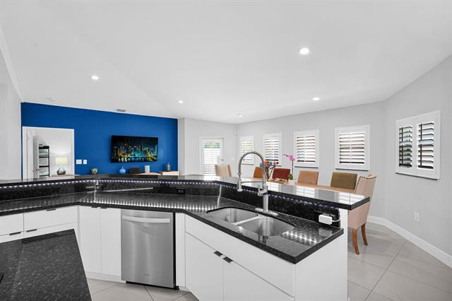 Building Photo - 1210 Biarritz Dr