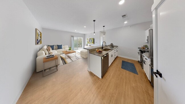 Building Photo - 855 S Washington Ave