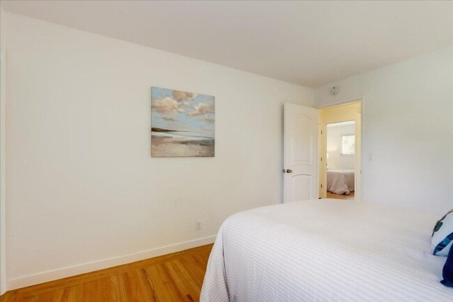 Building Photo - 4 Bedroom Home in Strawberry Park Stunner