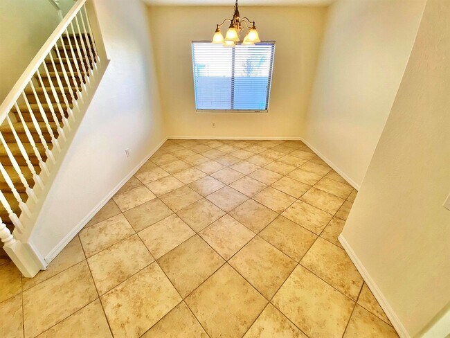 Building Photo - BEAUTIFUL 3 BEDROOM HOME WITH LOFT LOCATED...