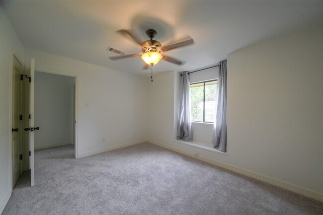 Building Photo - 2807 Elm Grove Ct