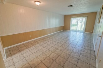 Building Photo - 2325 W Pensacola St