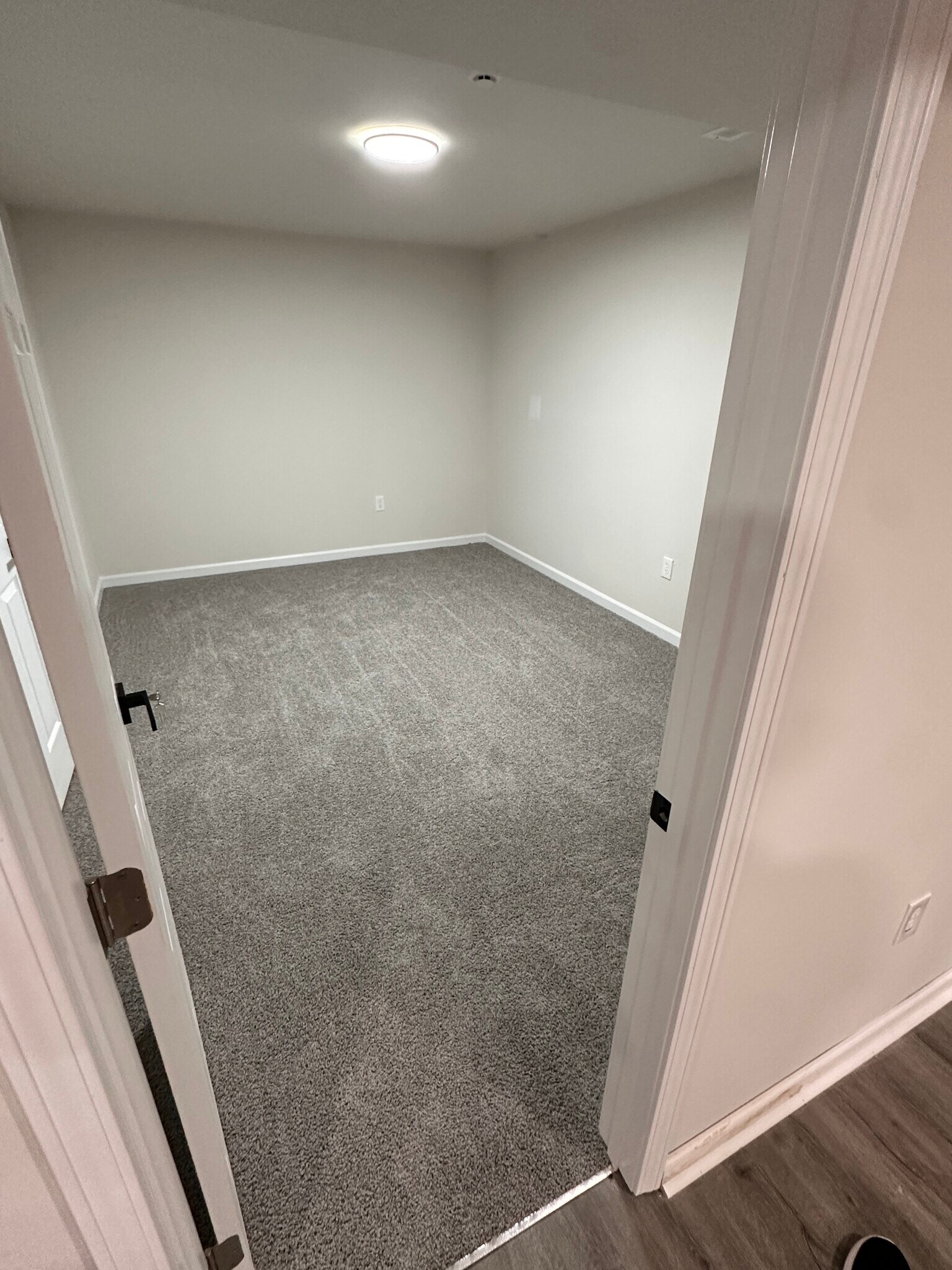 Building Photo - 13 Summerwood Dr