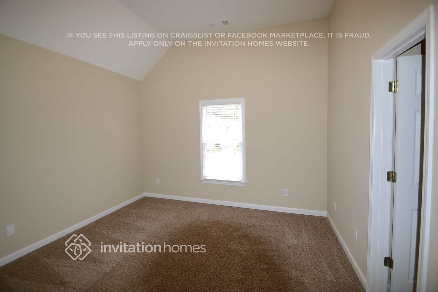 Building Photo - 2370 Rose Walk Dr
