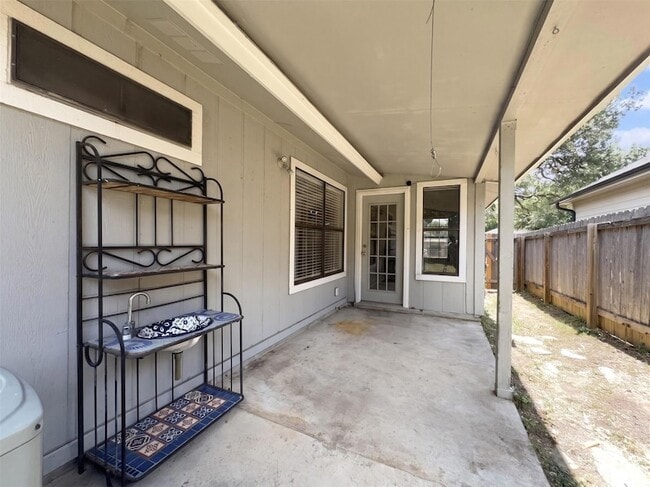 Building Photo - 13004 Campos Dr