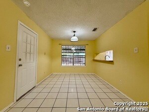 Building Photo - 2002 Cassandra St