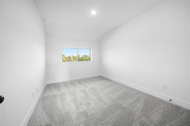Building Photo - 4404 Elm Spgs St