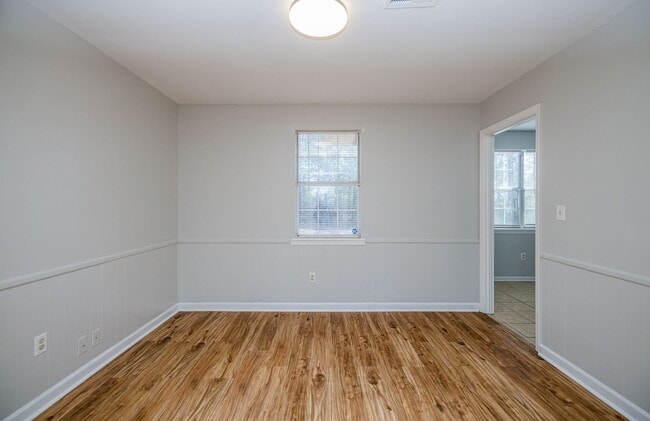 Building Photo - 125 Magnolia Dr