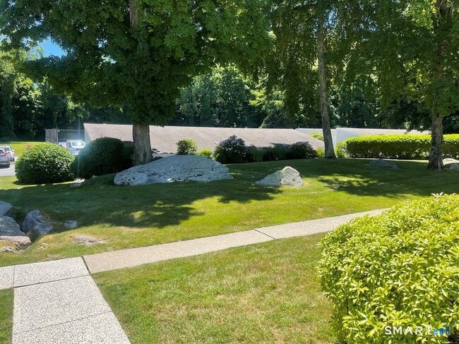 Building Photo - 69 Lawson Ln