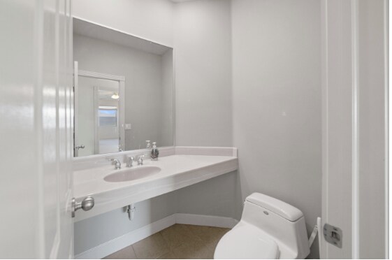 Building Photo - 7 N Eastridge Dr