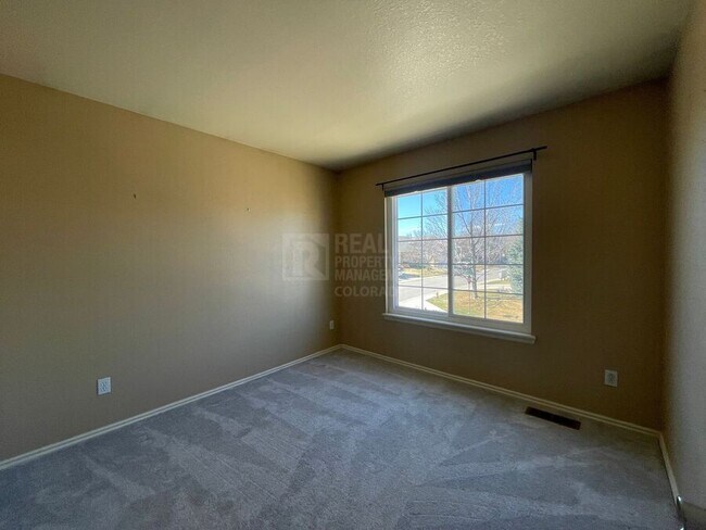 Building Photo - 16299 Blueleaf Pl