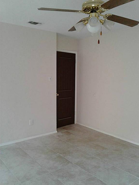 Building Photo - 9610 Wellsworth Dr