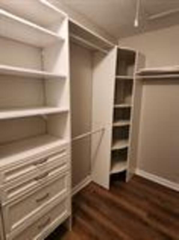 Building Photo - 404 Dunmurry Pl