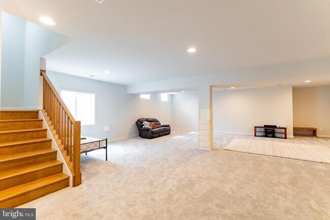 Building Photo - 41914 Spring Air Dr