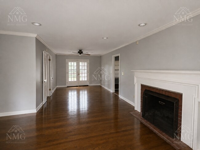 Building Photo - 4247 E Ridge Dr
