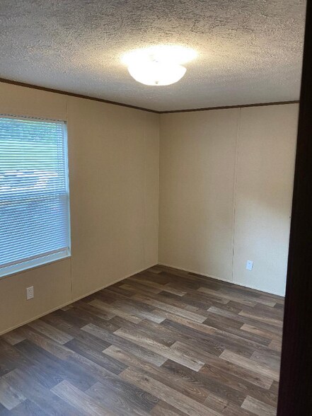 Building Photo - 27 Jordans Star Way