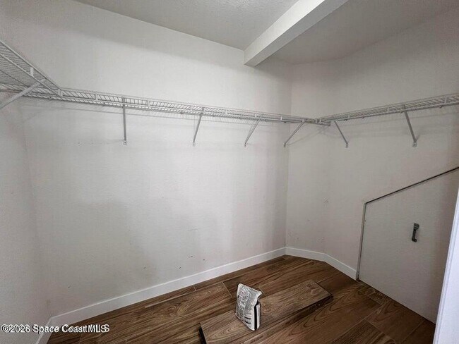 Building Photo - 105 Turpial Way